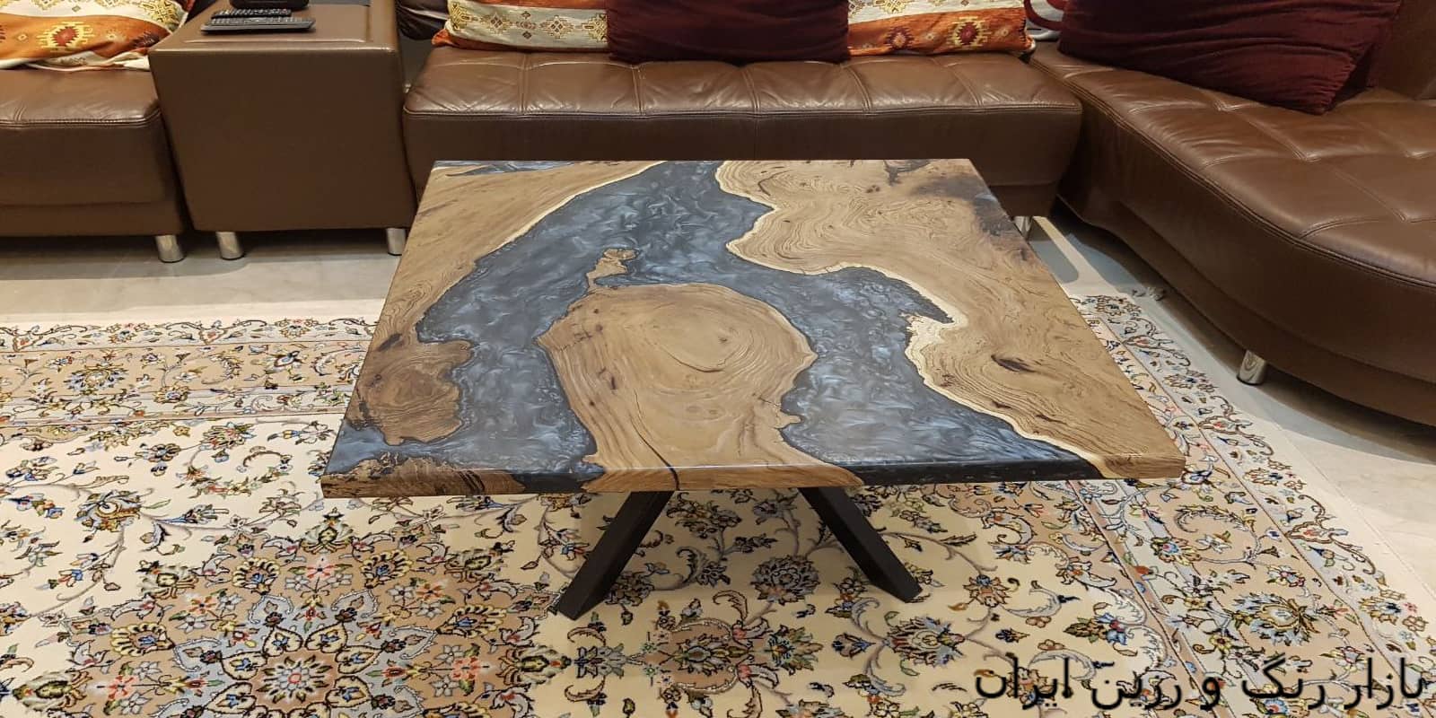 میز چوبی ساخته شده با رزین اپوکسی چوب